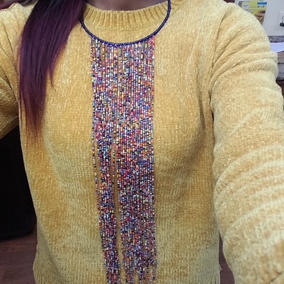 Beaded necklace - Picture 2 of 6